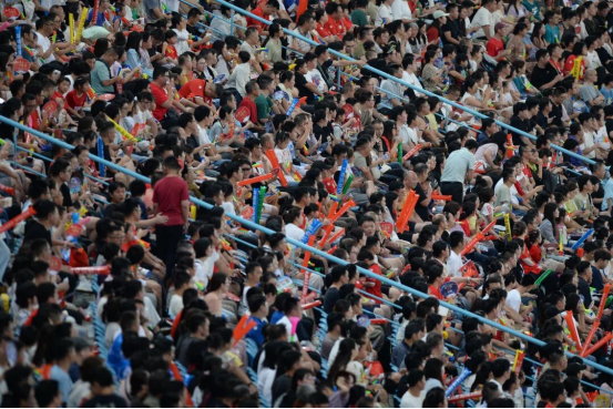 AA, 万千热爱 AA, 万千热爱